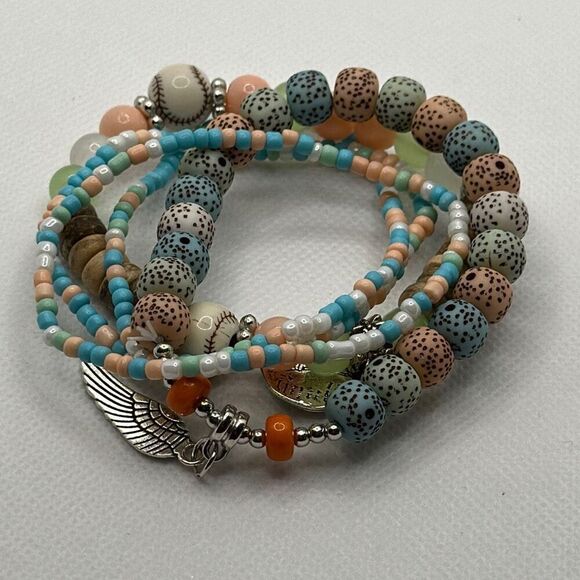 Brand New!! Beaded bracelet with charms bundle - Picture 4 of 4